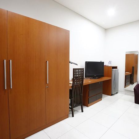Reddoorz @ Menteng Jakarta Exterior photo