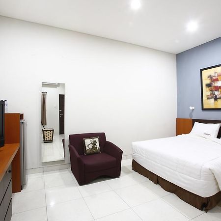 Reddoorz @ Menteng Jakarta Exterior photo