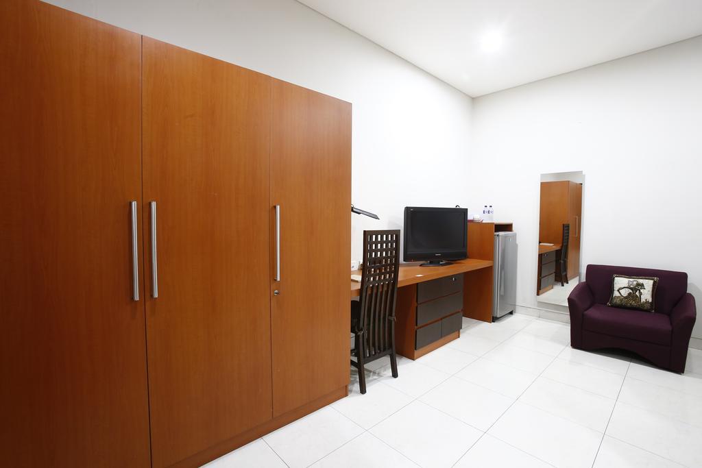 Reddoorz @ Menteng Jakarta Exterior photo