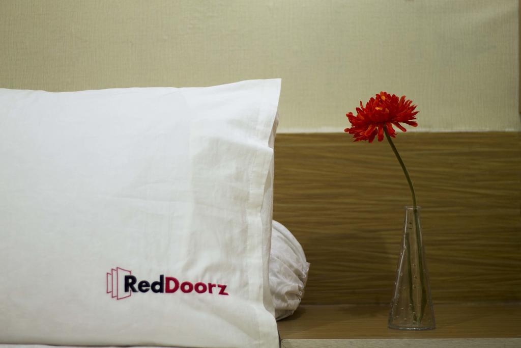 Reddoorz @ Menteng Jakarta Exterior photo