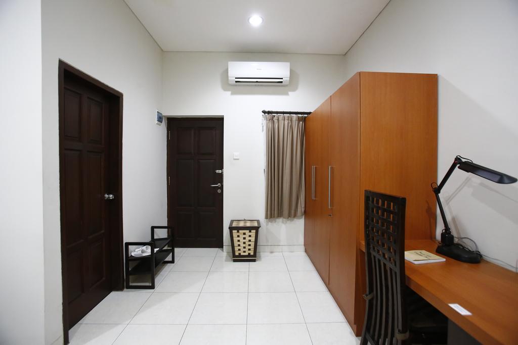 Reddoorz @ Menteng Jakarta Exterior photo