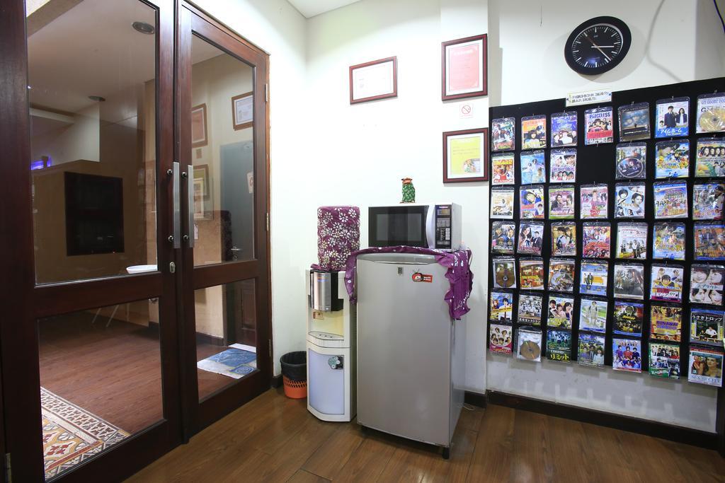 Reddoorz @ Menteng Jakarta Exterior photo