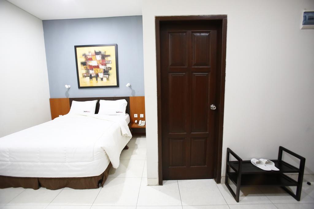 Reddoorz @ Menteng Jakarta Exterior photo